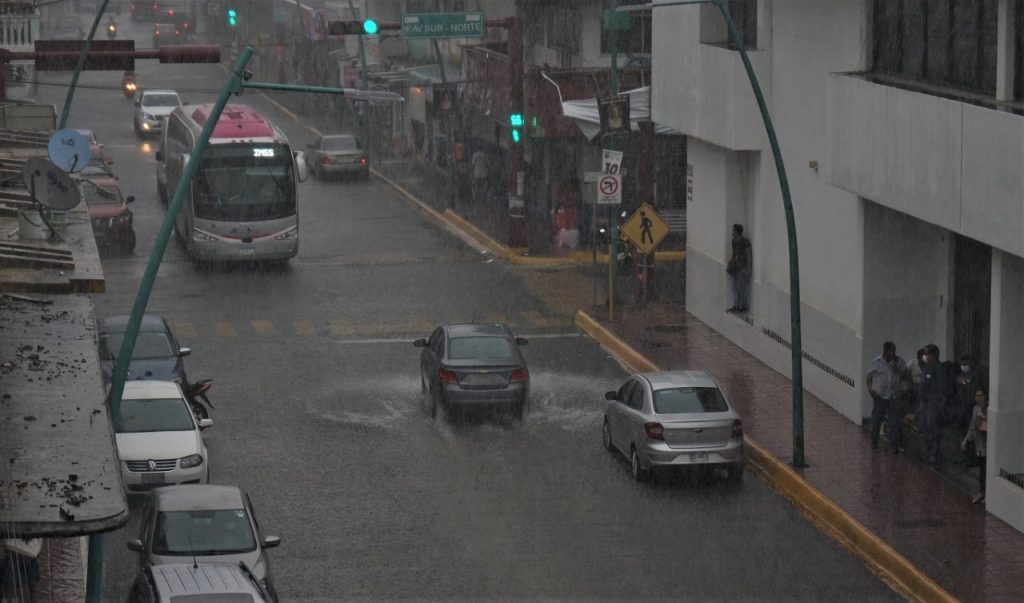 Piden a la población de Tapachula prepararse por temporada de lluvias