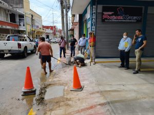 Detectan tomas de agua clandestinas en locales de Samuel Chacón, ex presidente de Tapachula 