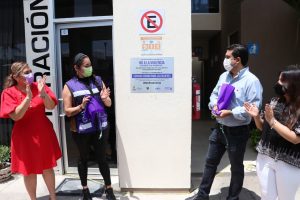 Develan placa de “Espacio seguro para las mujeres” en Tuxtla Gutiérrez