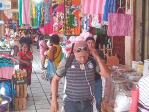En mercados y comercios de Tapachula relajan medidas para evitar contagios de Covid-19 