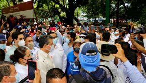 En Tapachula, dialoga Rutilio Escandón con integrantes del magisterio chiapaneco