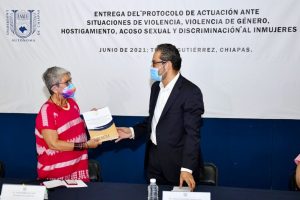 Entrega UNACH a INMUJERES el Protocolo de Actuación Ante Situaciones de Violencia