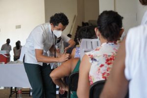 Extiende IMSS Chiapas vacunación para adultos de 40 a 49 años en Tapachula