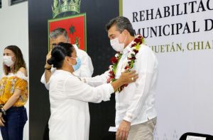 Inaugura Rutilio Escandón rehabilitación del Sistema DIF municipal en Huehuetán