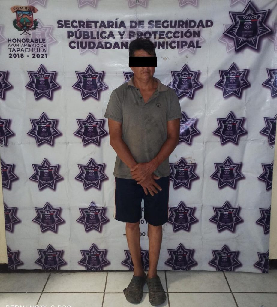Policías Municipales de Tapachula detienen a sujeto armado