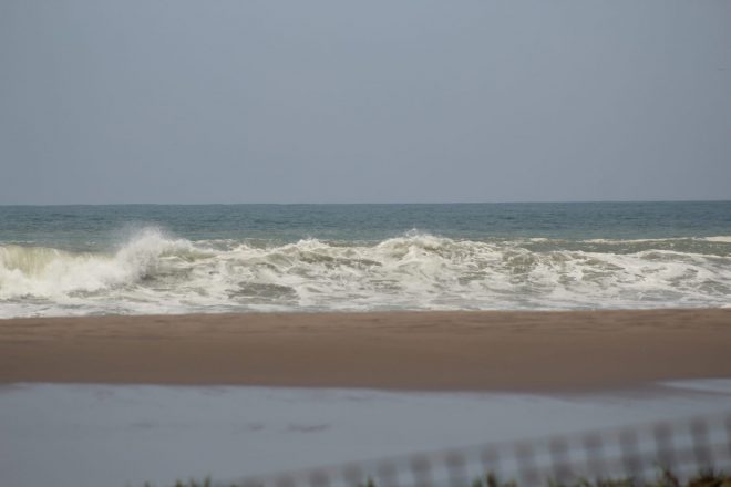 Sigue el mar de fondo en las playas de la costa de Chiapas