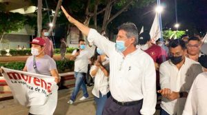 Triunfo contundente de Carlos Morales en Tuxtla