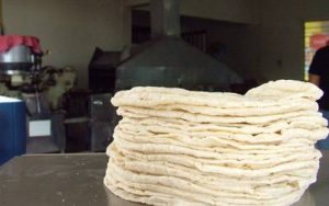 Hasta seis años de prisión por incremento al costo de tortillas de manera injustificada