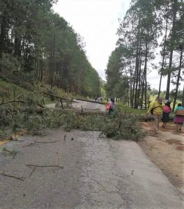 Por intolerancia religiosa bloquean carretera SCLC - Teopisca