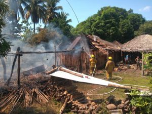 Se incendia vivienda en Tinajas