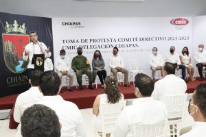 Asiste Rutilio Escandón a toma de protesta del nuevo Comité Directivo de la CMIC Chiapas