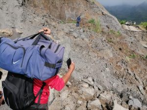 Derrumbe de cerro deja incomunicado a habitantes de San Andrés Duraznal 