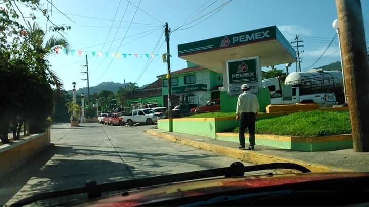 Detectan litros incompletos en tres gasolineras en la región Bosques de Chiapas