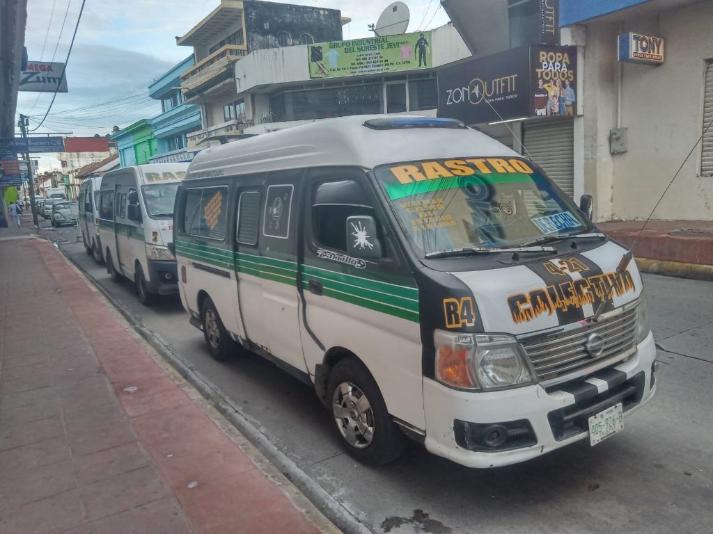 Colectivos tradicionales brindan el servicio en sustitución del Tapachulteco 