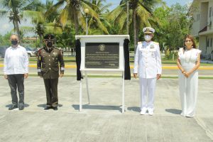 Asiste Alcaldesa de Tapachula a ceremonia por los 200 años de la Armada de México