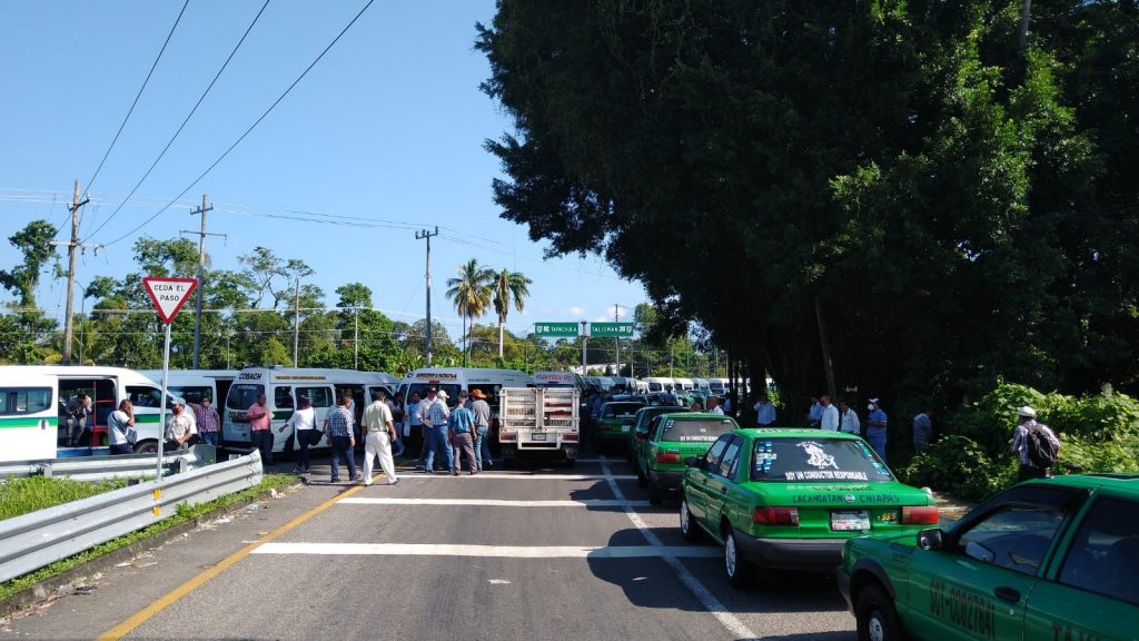 Bloqueo carretero de transportistas en frontera y costa contra nueva ley duró 3 horas 