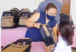 DIF Tapachula entrega apoyos escolares