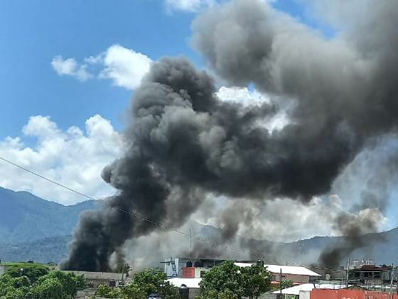 Incendian casa del alcalde de Altamirano y no permiten la toma de protesta de la alcaldesa electa
