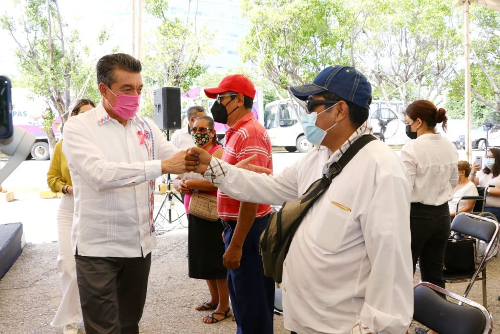 Junto a la Federación beneficiamos a más de 400 personas con cirugías de cataratas Rutilio Escandón