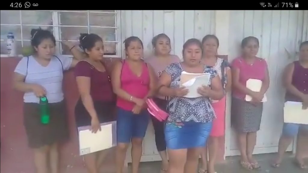 Padres de familia piden  contratación de maestros para una escuela de Amatán