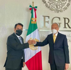 Se reúne ERA con Gertz Manero