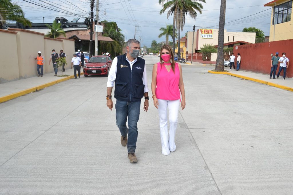 Supervisan obras de pavimentación hidráulica y de mercado en Tapachula y Puerto Madero