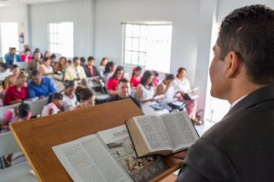 Los Testigos de Jehová Regresan a las Reuniones Presenciales