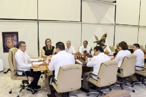 Refrenda Rutilio Escandón voluntad y compromiso de trabajar a favor del magisterio chiapaneco