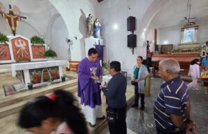 Católicos de la frontera sur de México acuden a iglesias en miércoles de ceniza