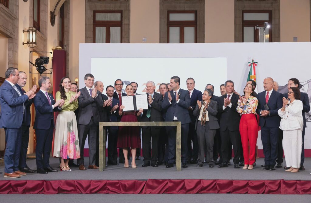 Plan México Presidenta Claudia Sheinbaum firma acuerdo histórico para el fomento de la industria Siderúrgica Mexicana00001