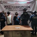 Detenidos Ivan”N” y Rodrigo”N” en el tramo carretero Tapachula- Huixtla en posesión de droga, arma de fuego y carros robados