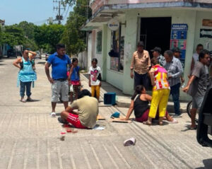 Accidente-entre-motocicletas-deja-un-lesionado-en-el-centro-de-Tonala¦u1