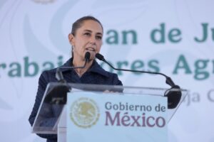 FOTOS Presidenta Claudia Sheinbaum inicia Entrega de 36 mil tarjetas de mejoramiento de vivienda (3)