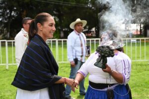FOTOS Con el Plan de Justicia se destinan 4 mil mdp al Pueblo P'urhépecha para salud, educación, caminos y seguridad Presidenta Claudia Sheinbaum (1)