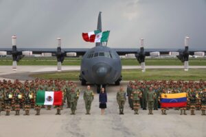 FOTOS Es la esencia del pueblo de México, no dejar a nadie atrás Presidenta Claudia Sheinbaum reconoce al agrupamiento ¨Yumare¨ que brindó apoyo a Venezuela por terremotos (1)