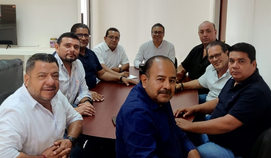 Transportistas y titular de FGE distrito Fronterizo Costa se reúnen y abordan temas de seguridad