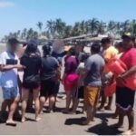 Rescatistas de PC salvan a dos turistas coletos de morir ahogados en Pto. Arista.