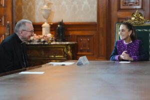 FOTO En Palacio Nacional, recibí al secretario de Estado del Vaticano, Pietro Parolin
