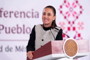 FOTOS Inicia dispersión de la Beca Rita Cetina para útiles y uniformes escolares en primaria presidenta Claudia Sheinbaum (2)