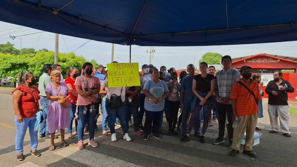 Bloquean-accesos-Plantas-de-moscas-estériles-de-Metapa_-pobladores-radicalizan-acciones-2