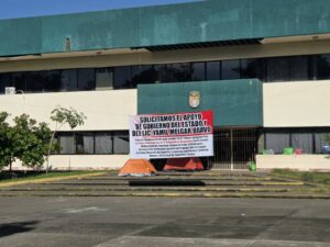 Incumple-ayuntamiento-de-Tapachula-laudo-laboral_-extrabajadores-mantienen-tomada-unidad-administrat