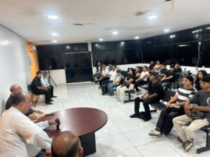 Jóvenes-entusiastas-toman-curso-gratuito-de-peluquería-impartido-en-Terminal-de-Corto-Recorrido-1
