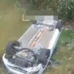 Un taxi termino volcado en carretera, entre Chamula y Tenejapa. El chofer resulto ileso.